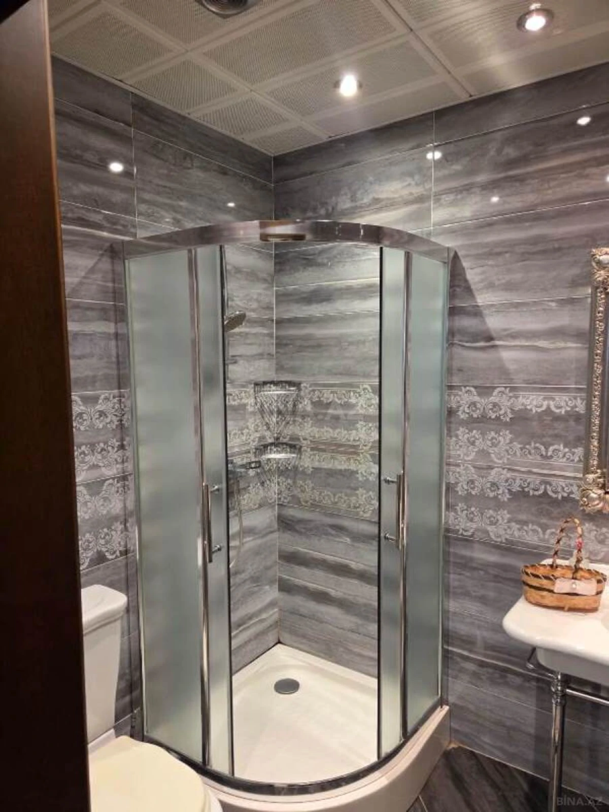 Satılır 4 otaqlı mənzil 186 m²