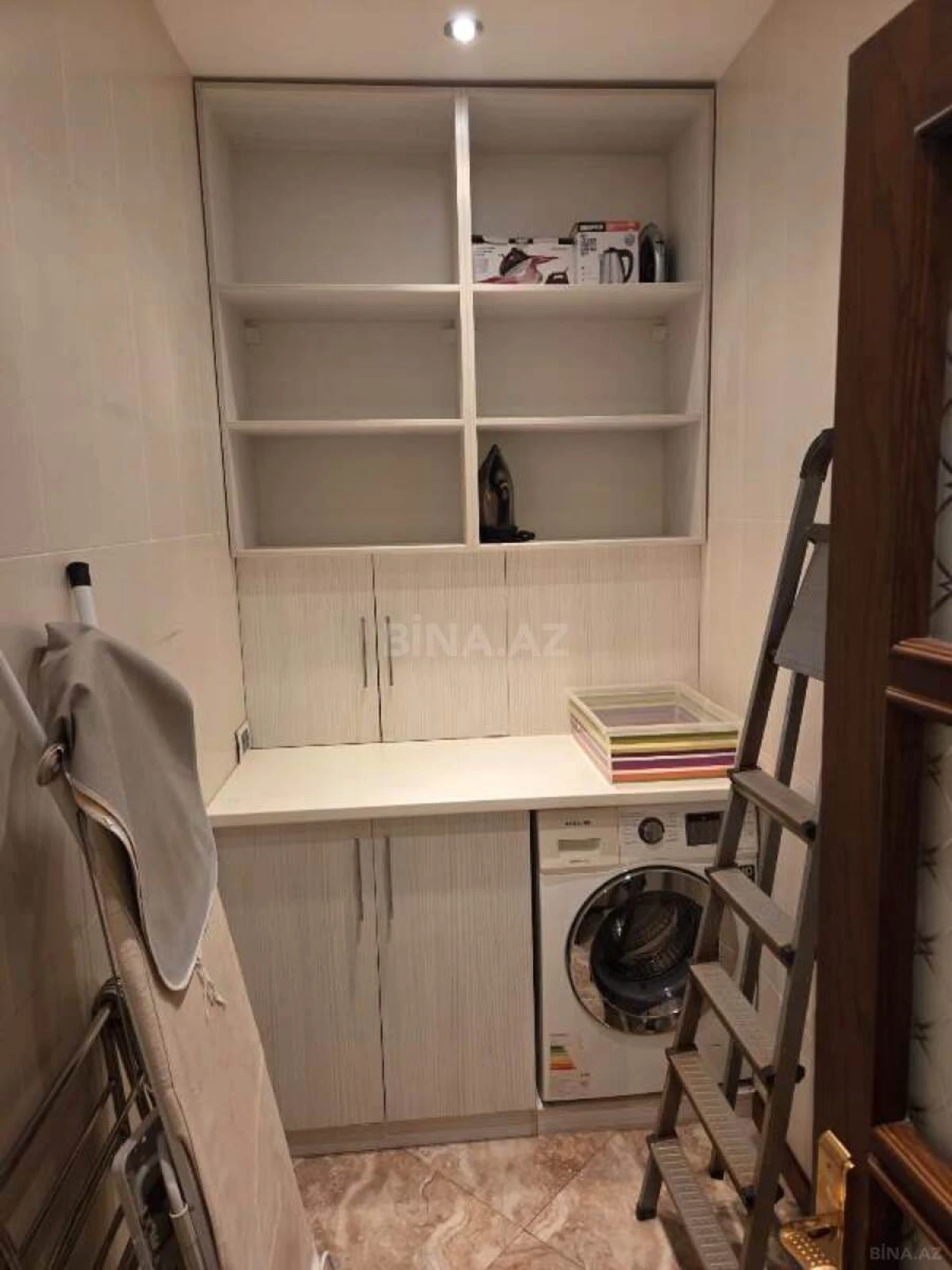 Satılır 4 otaqlı mənzil 186 m²
