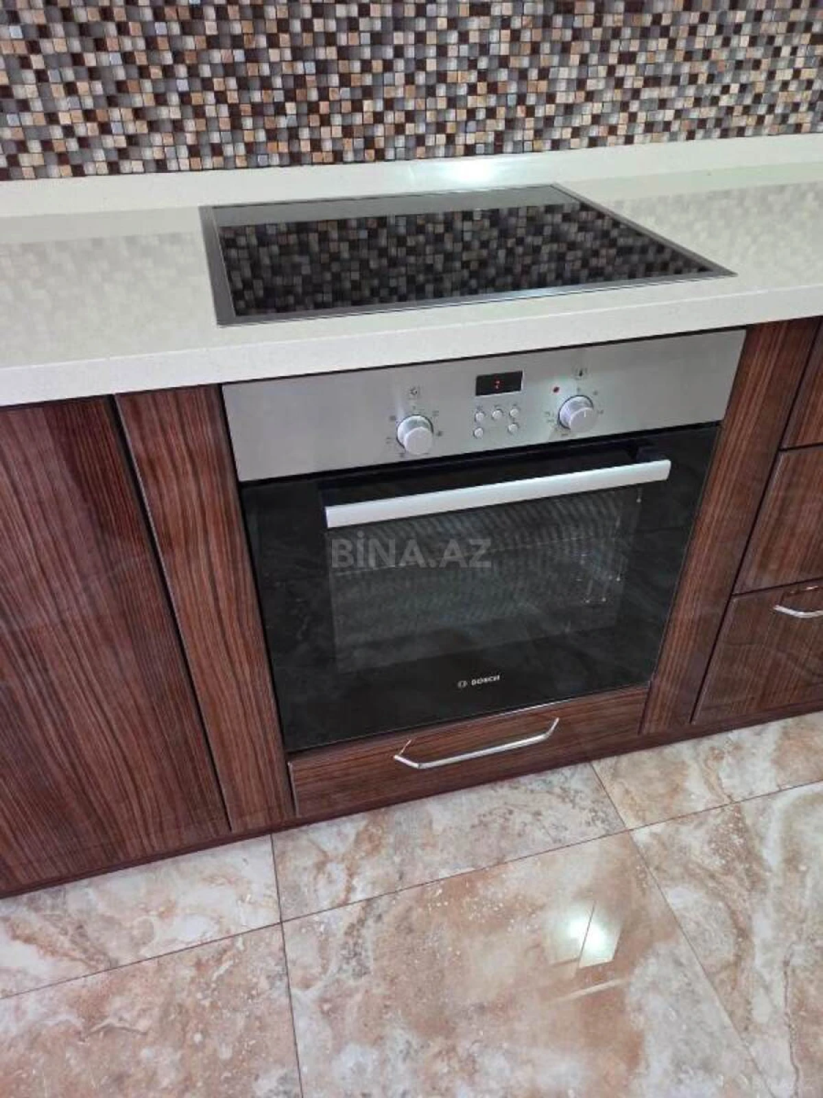 Satılır 4 otaqlı mənzil 186 m²