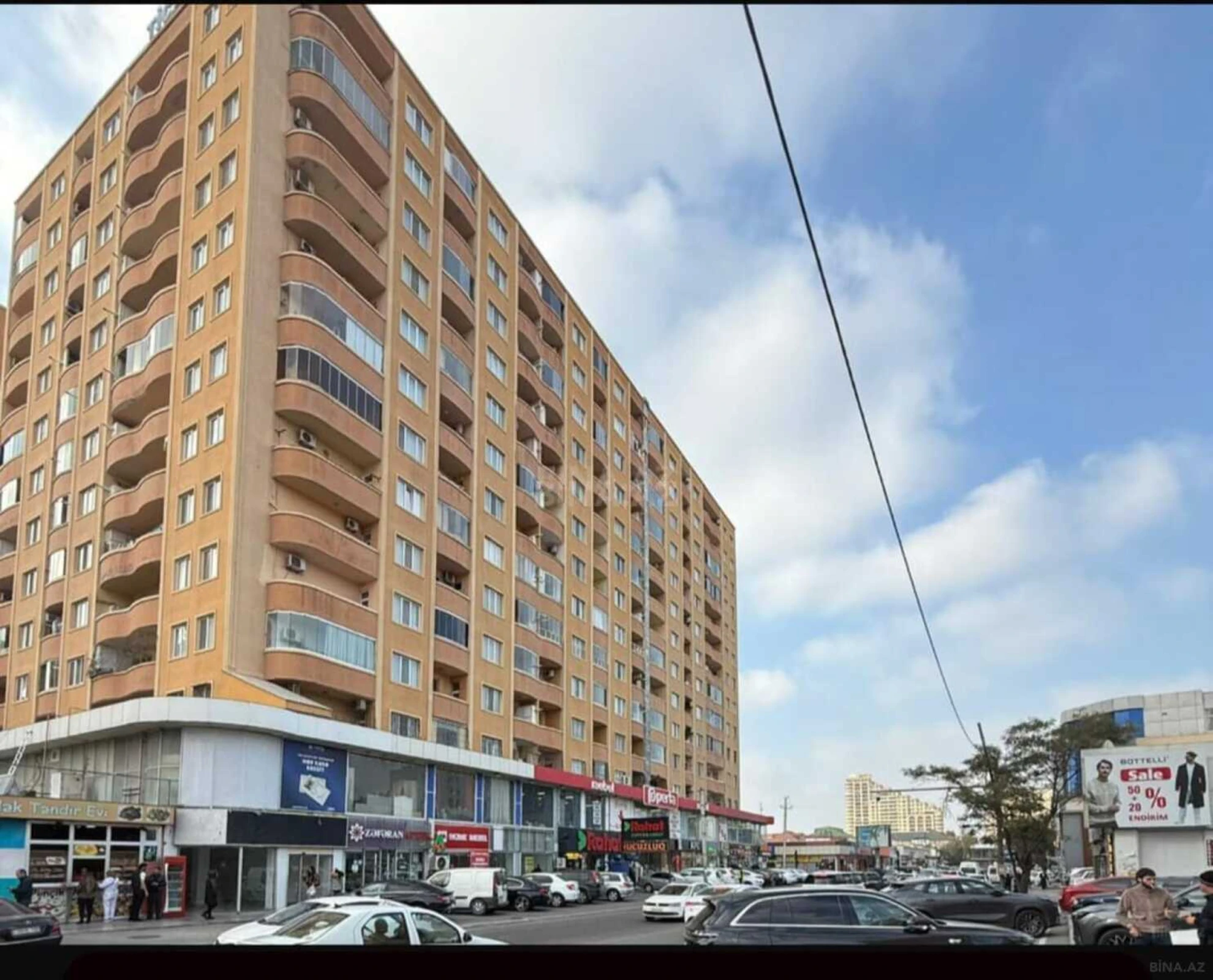 Satılır 3 otaqlı mənzil 130 m²