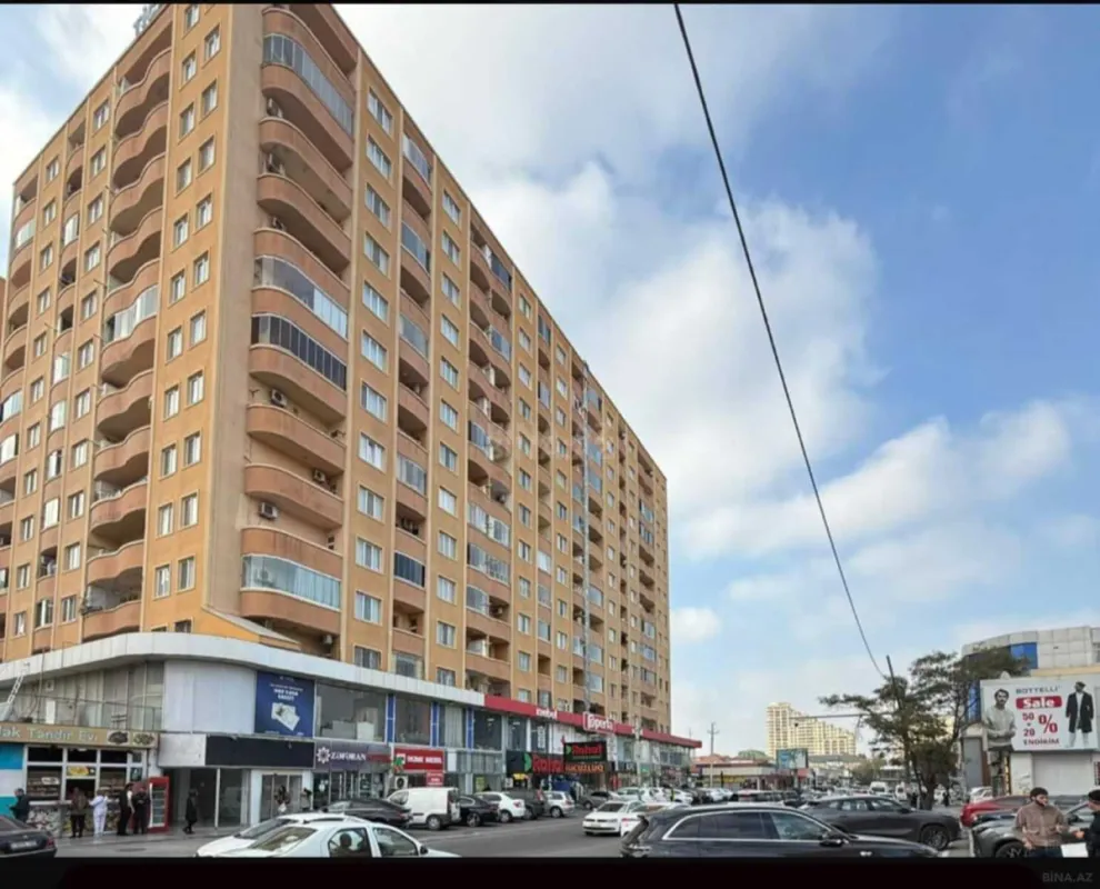 Satılır 3 otaqlı mənzil 130 m²