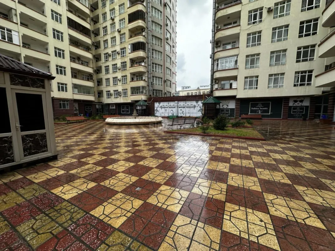 Kirayə verilir 4 otaqlı mənzil 195 m²