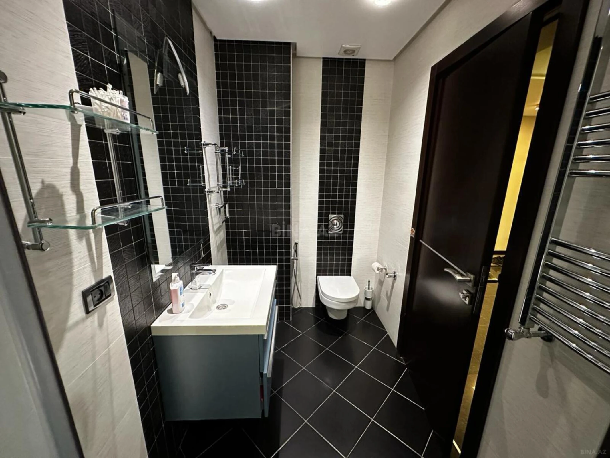 Kirayə verilir 4 otaqlı mənzil 195 m²