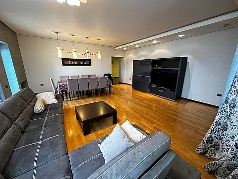 Kirayə verilir 4 otaqlı mənzil 195 m²