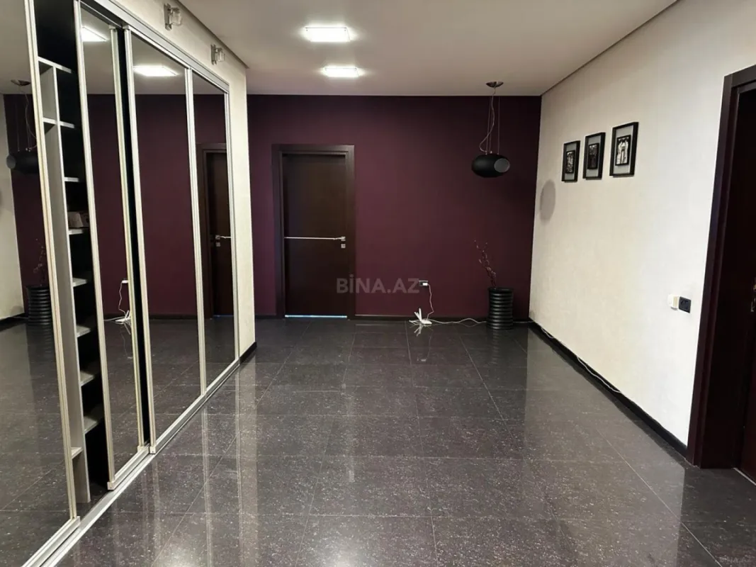 Kirayə verilir 4 otaqlı mənzil 195 m²