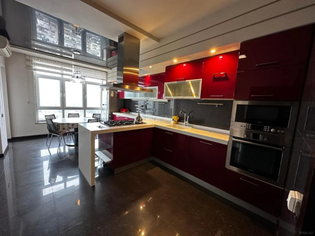 Kirayə verilir 4 otaqlı mənzil 195 m²
