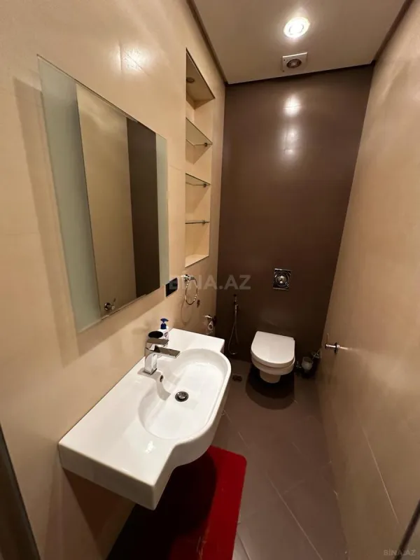 Kirayə verilir 4 otaqlı mənzil 195 m²