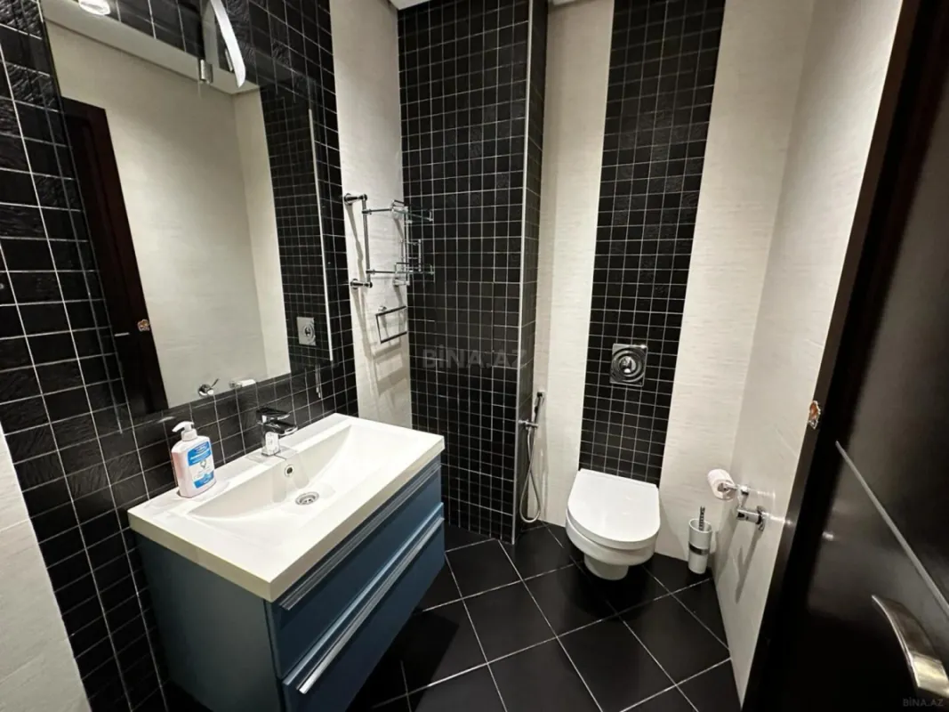 Kirayə verilir 4 otaqlı mənzil 195 m²