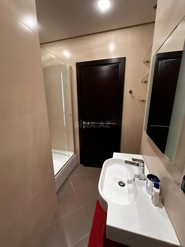 Kirayə verilir 4 otaqlı mənzil 195 m²