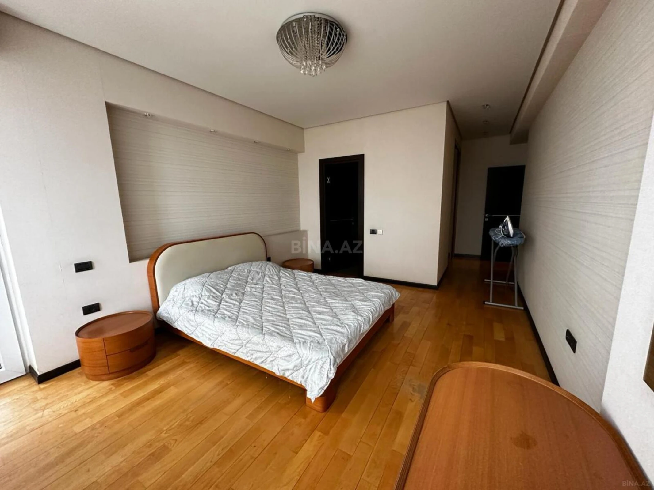 Kirayə verilir 4 otaqlı mənzil 195 m²