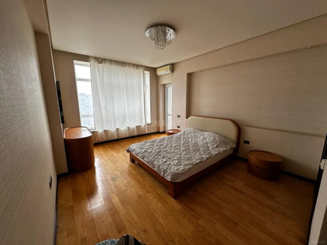 Kirayə verilir 4 otaqlı mənzil 195 m²
