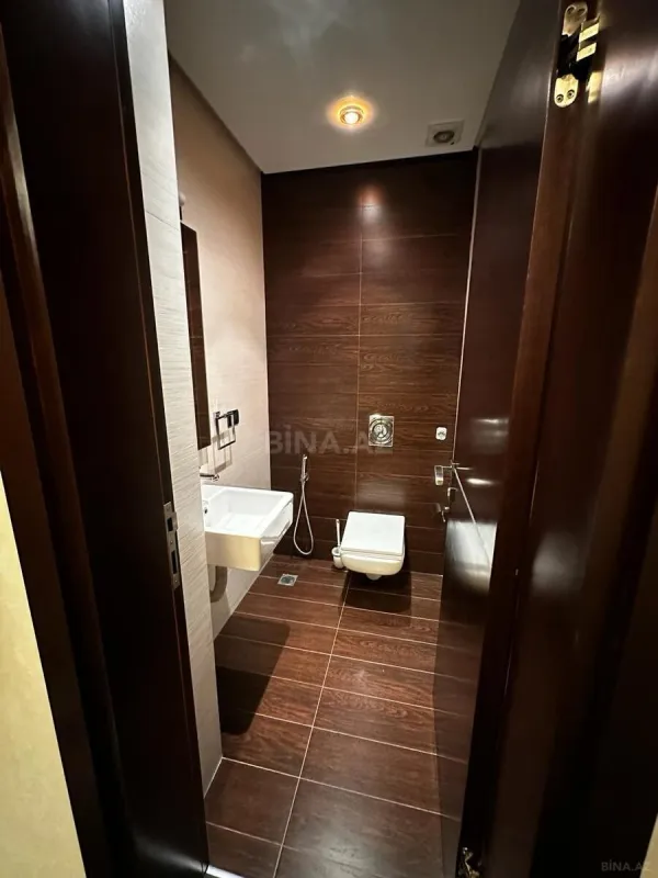 Kirayə verilir 4 otaqlı mənzil 195 m²
