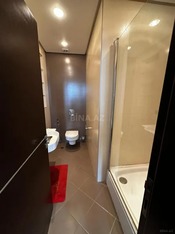 Kirayə verilir 4 otaqlı mənzil 195 m²