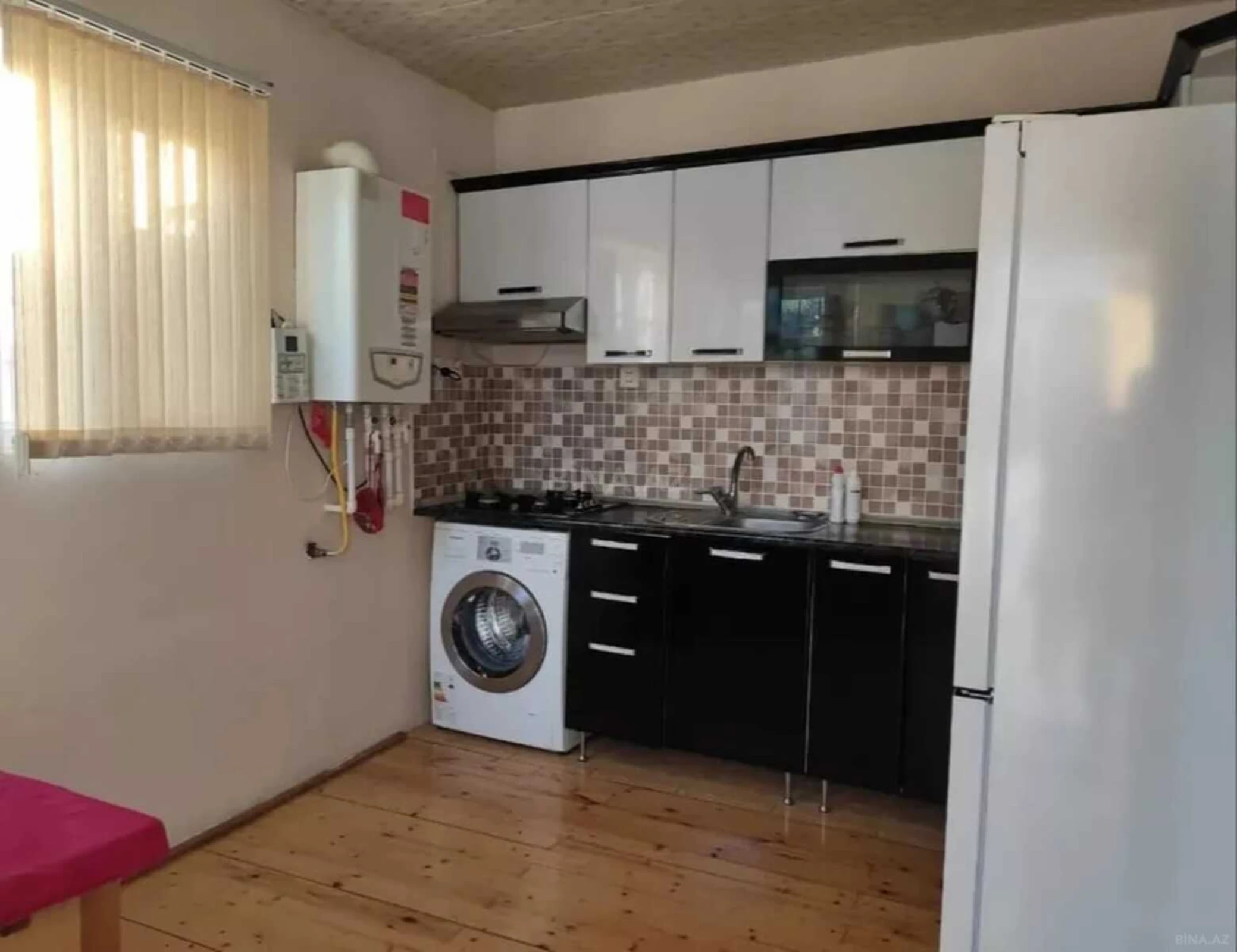 Satılır 6 otaqlı həyət evi 250 m²