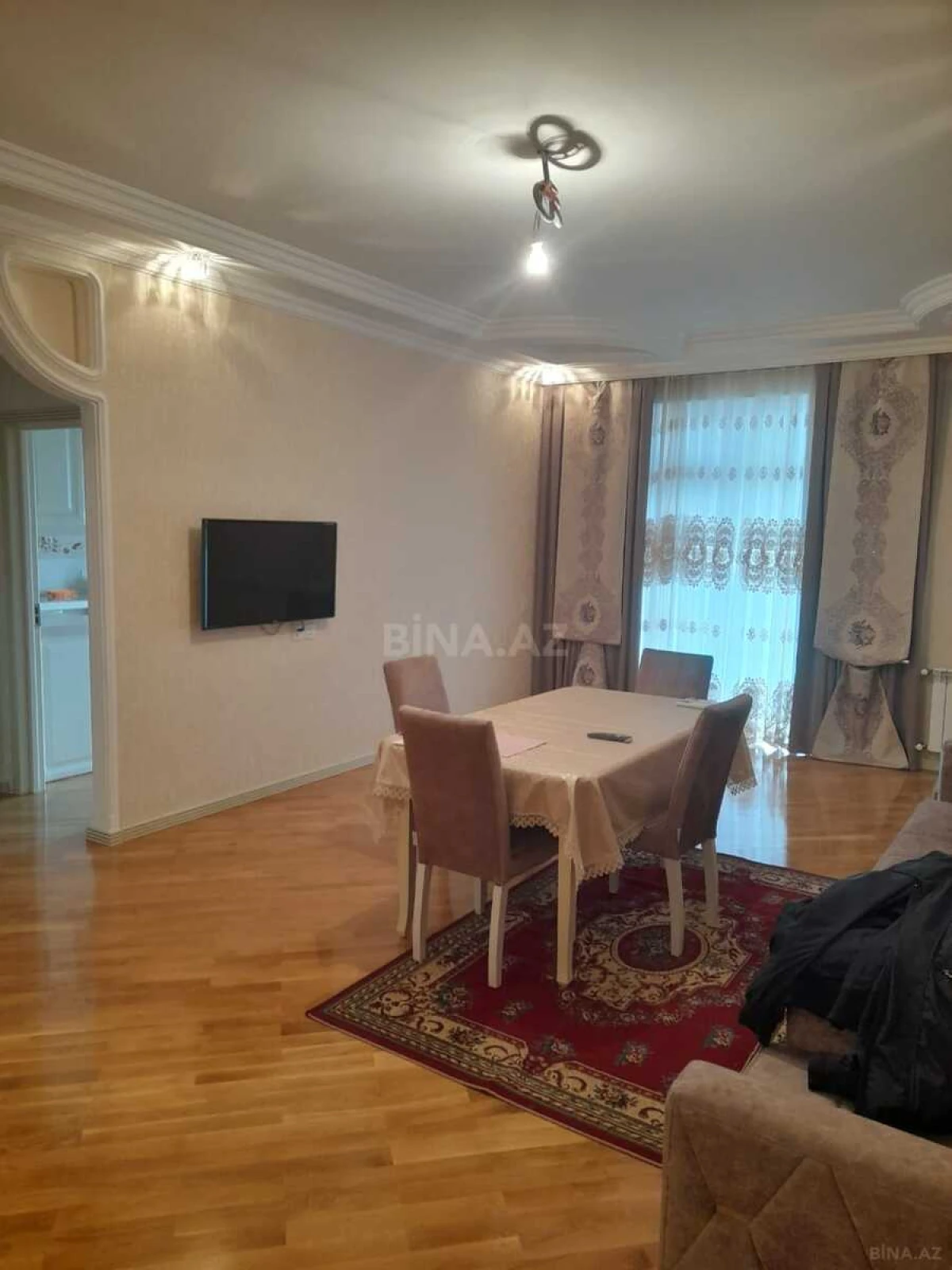 Kirayə verilir 3 otaqlı mənzil 120 m²