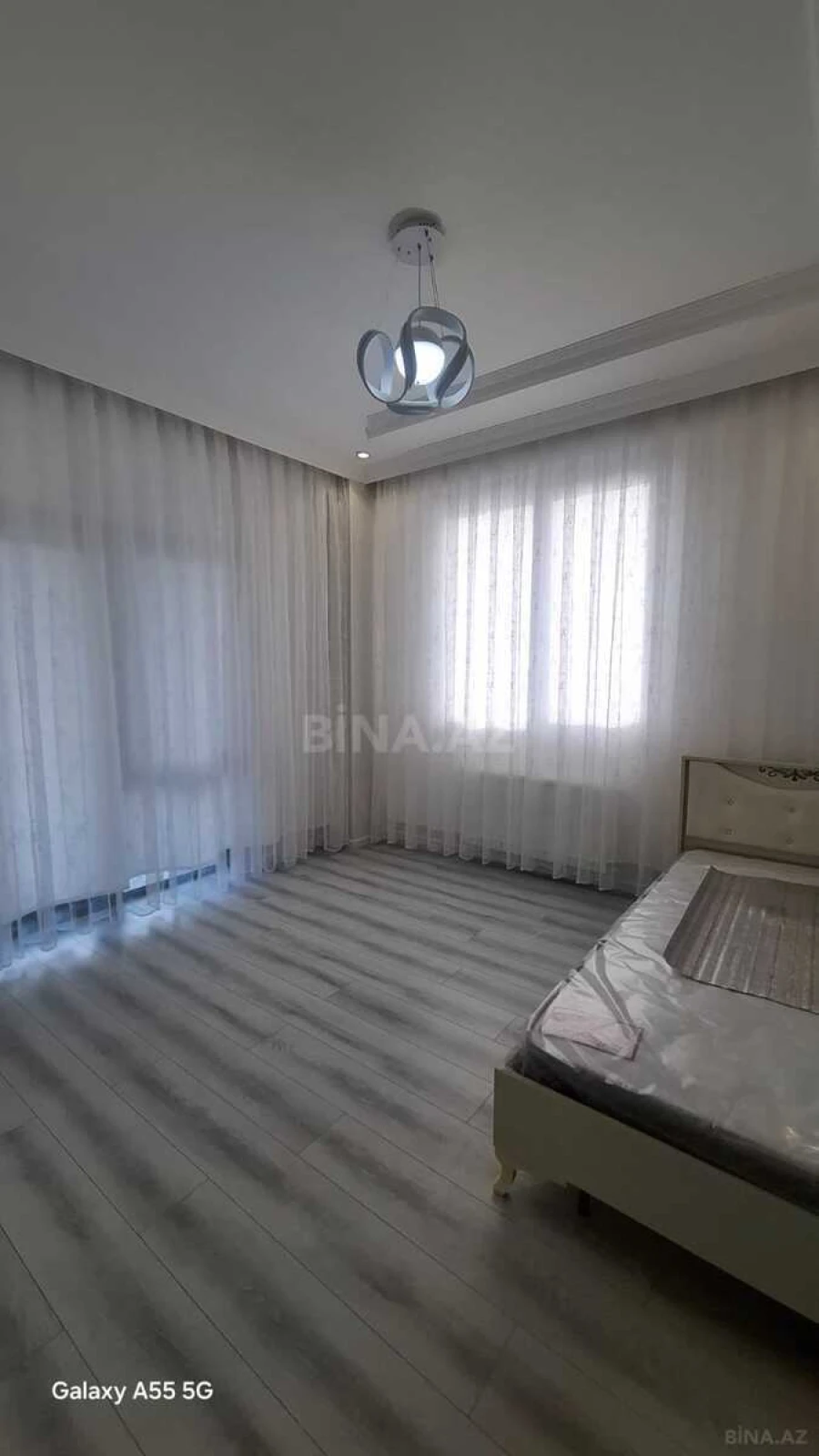 Kirayə verilir 4 otaqlı mənzil 140 m²