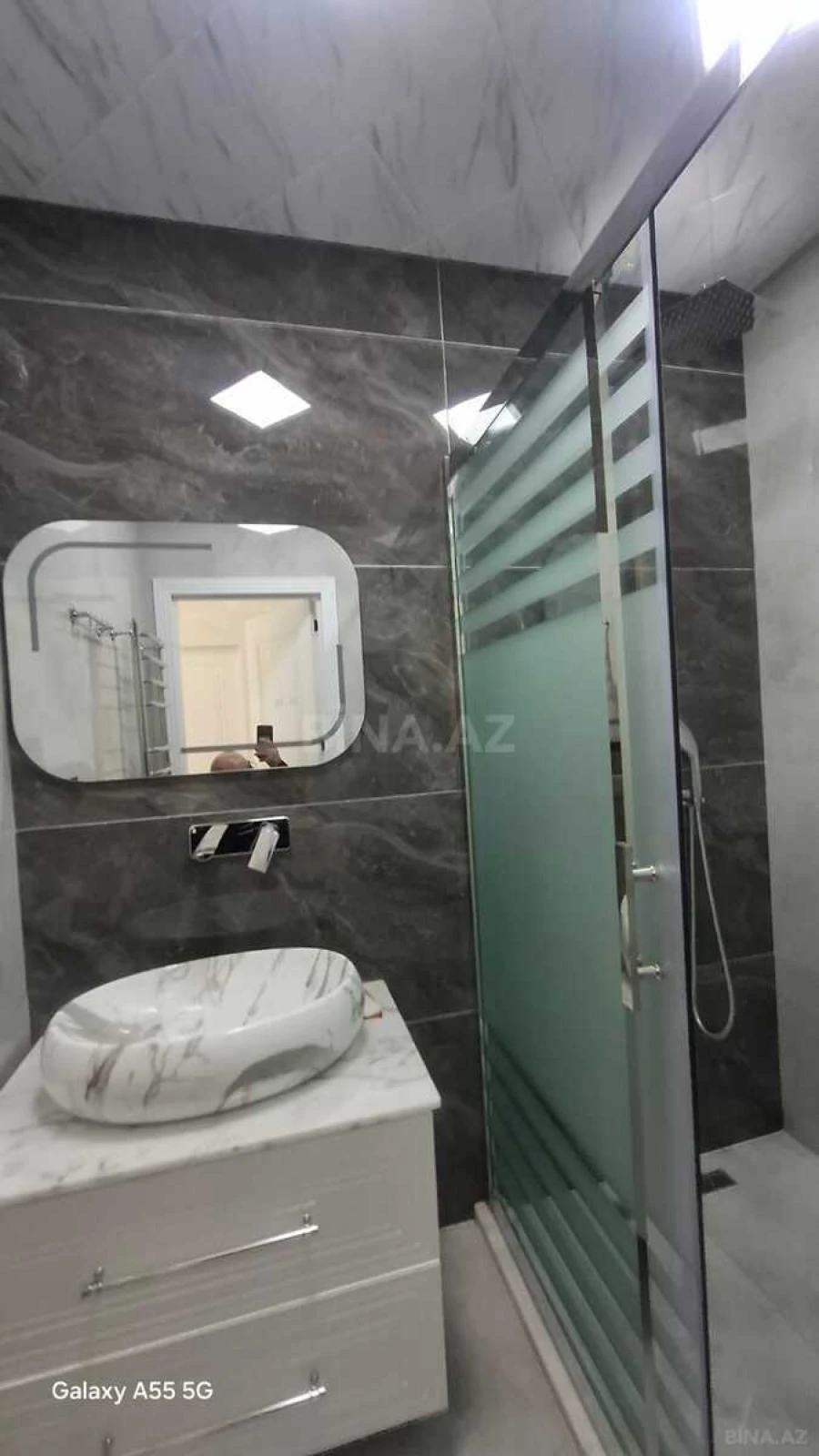 Kirayə verilir 4 otaqlı mənzil 140 m²