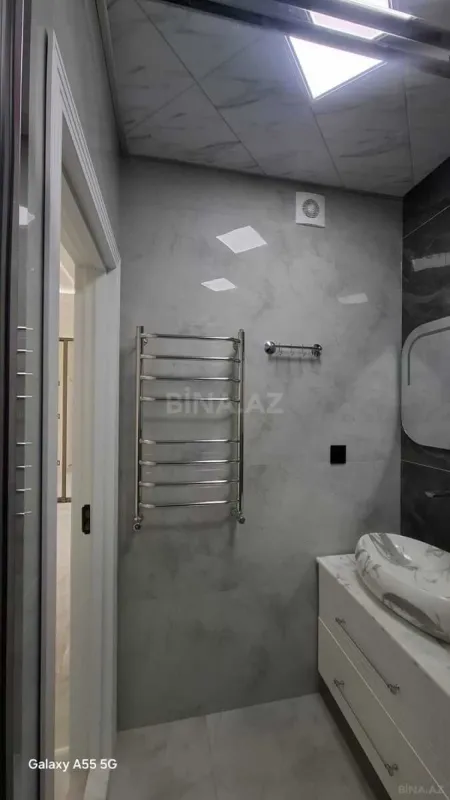 Kirayə verilir 4 otaqlı mənzil 140 m²
