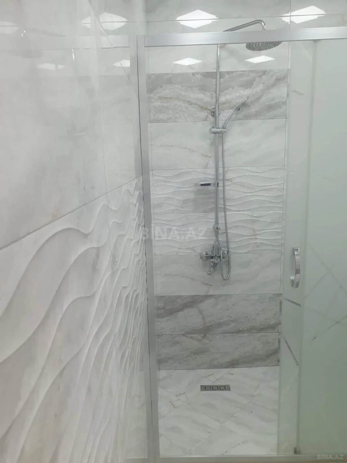 Kirayə verilir 2 otaqlı mənzil 110 m²