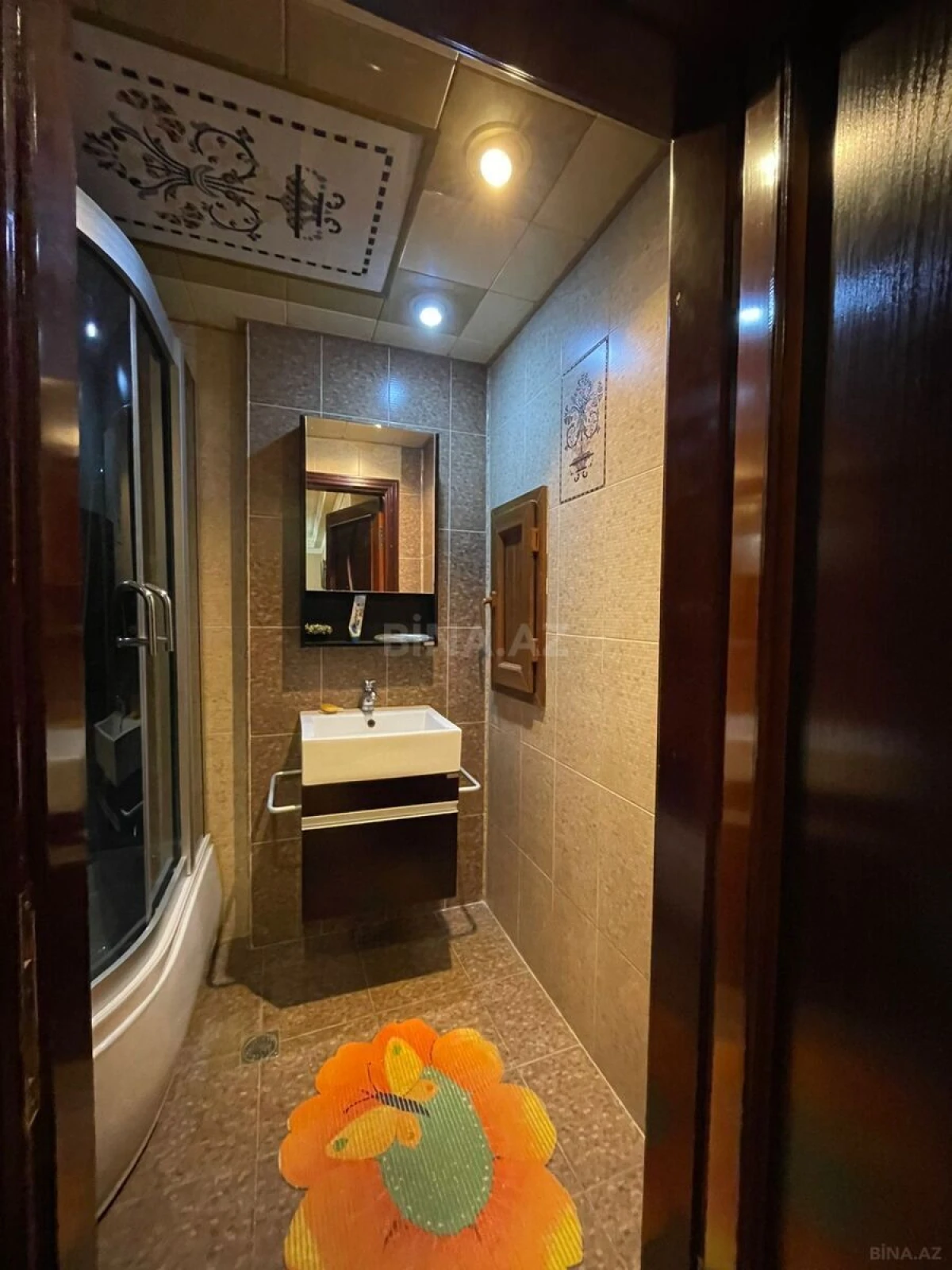 Satılır 4 otaqlı mənzil 145 m²