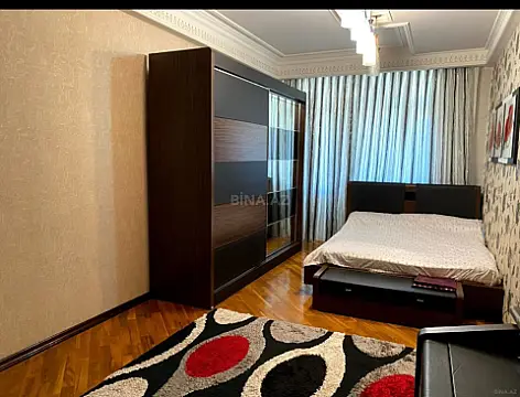 Satılır 4 otaqlı mənzil 145 m²