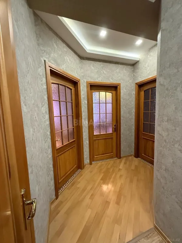 Kirayə verilir 4 otaqlı mənzil 150 m²
