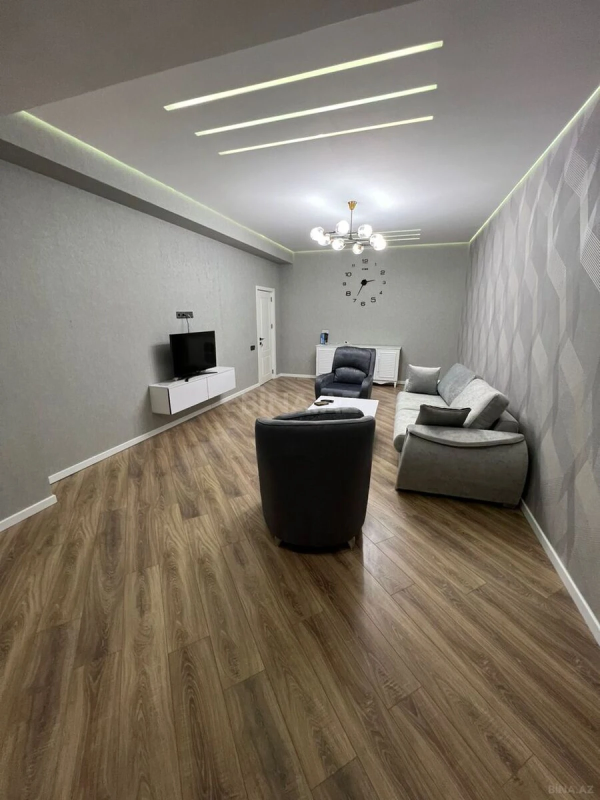 Kirayə verilir 2 otaqlı mənzil 96 m²