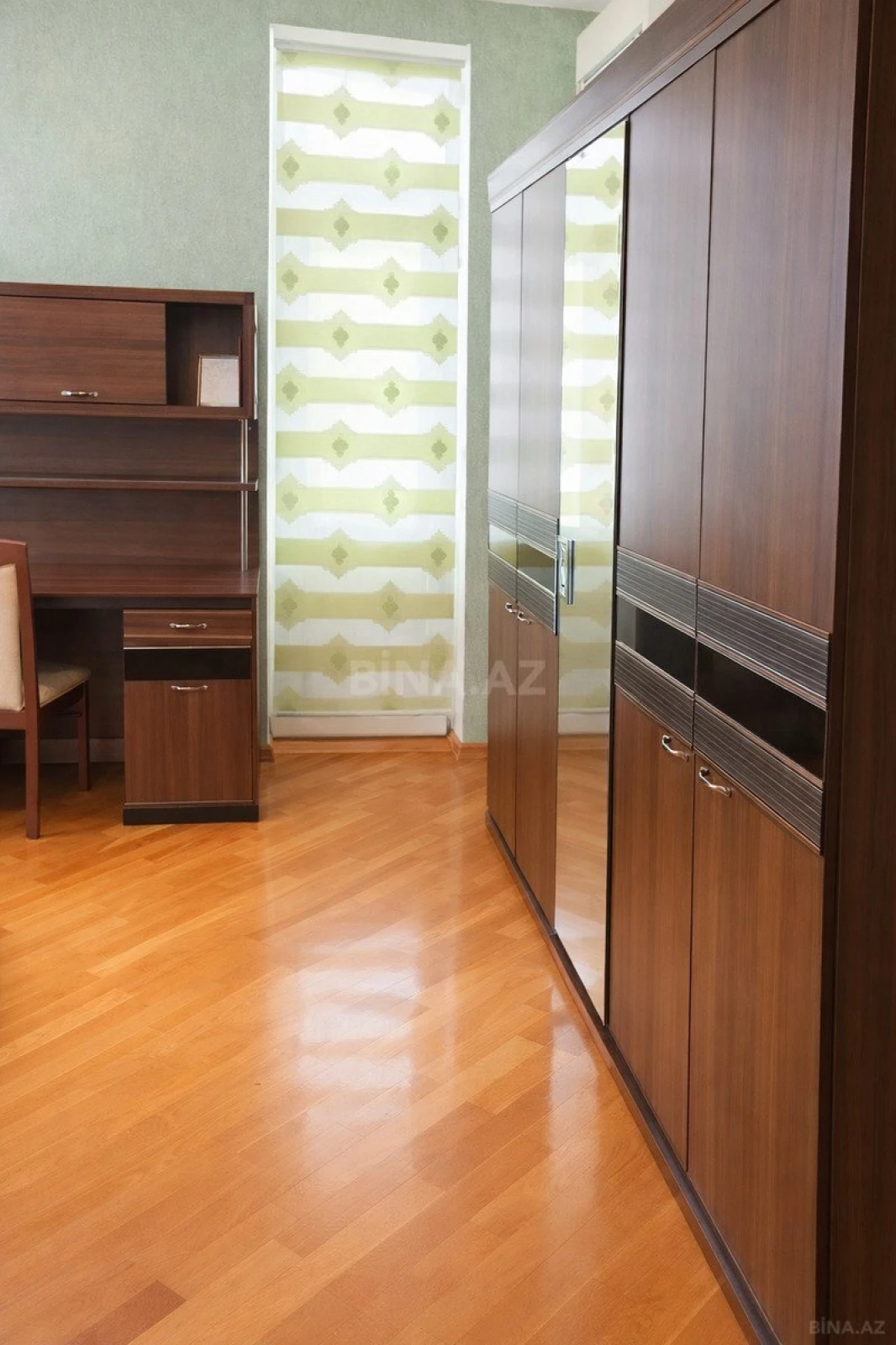 Satılır 3 otaqlı mənzil 135 m²