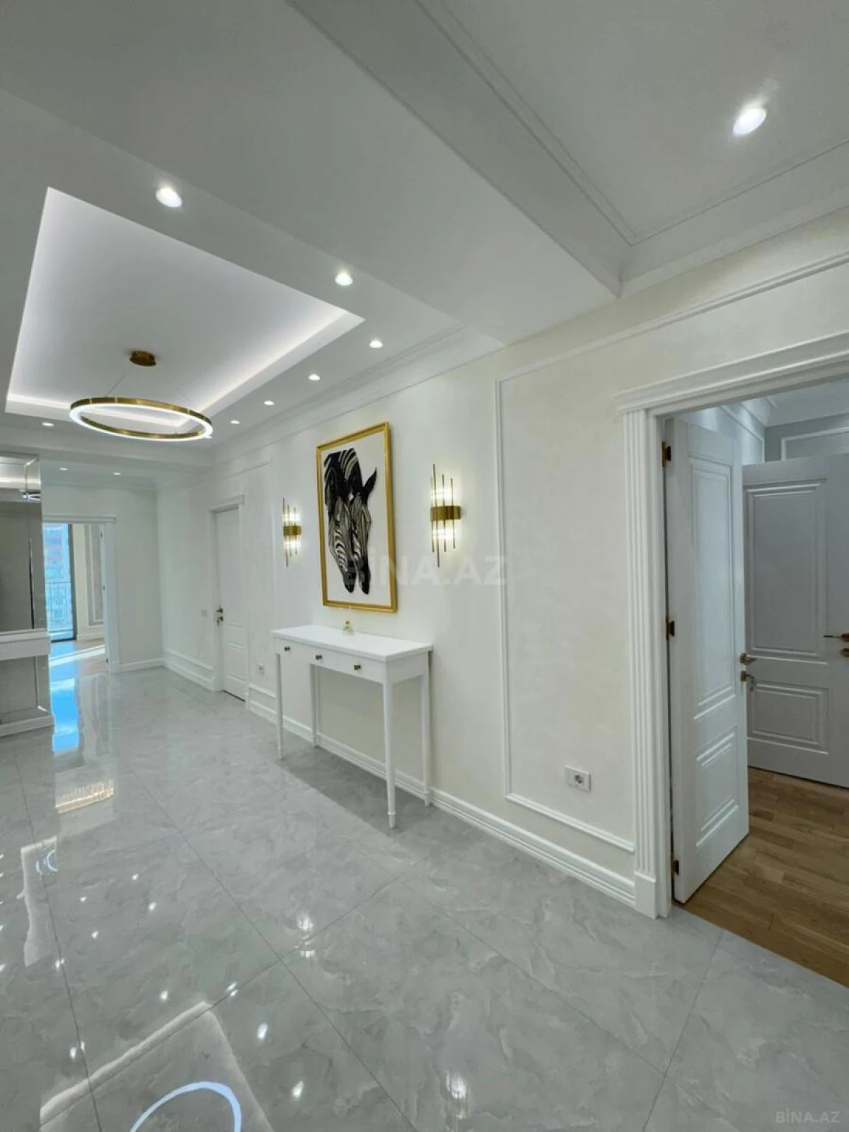 Satılır 4 otaqlı mənzil 170 m²