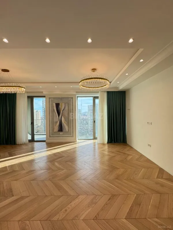 Satılır 4 otaqlı mənzil 170 m²