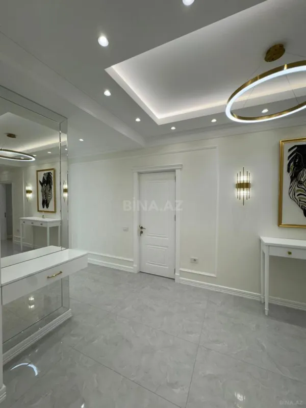 Satılır 4 otaqlı mənzil 170 m²