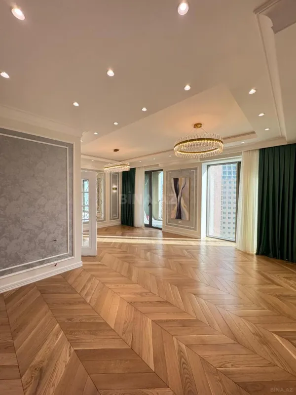 Satılır 4 otaqlı mənzil 170 m²