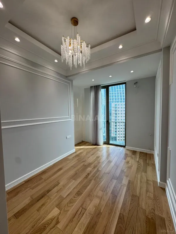 Satılır 4 otaqlı mənzil 170 m²