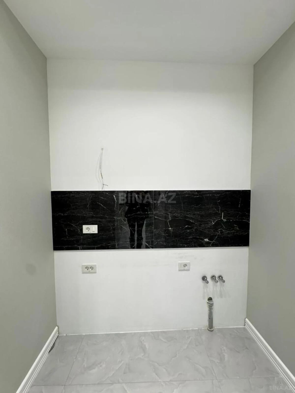 Satılır 4 otaqlı mənzil 170 m²