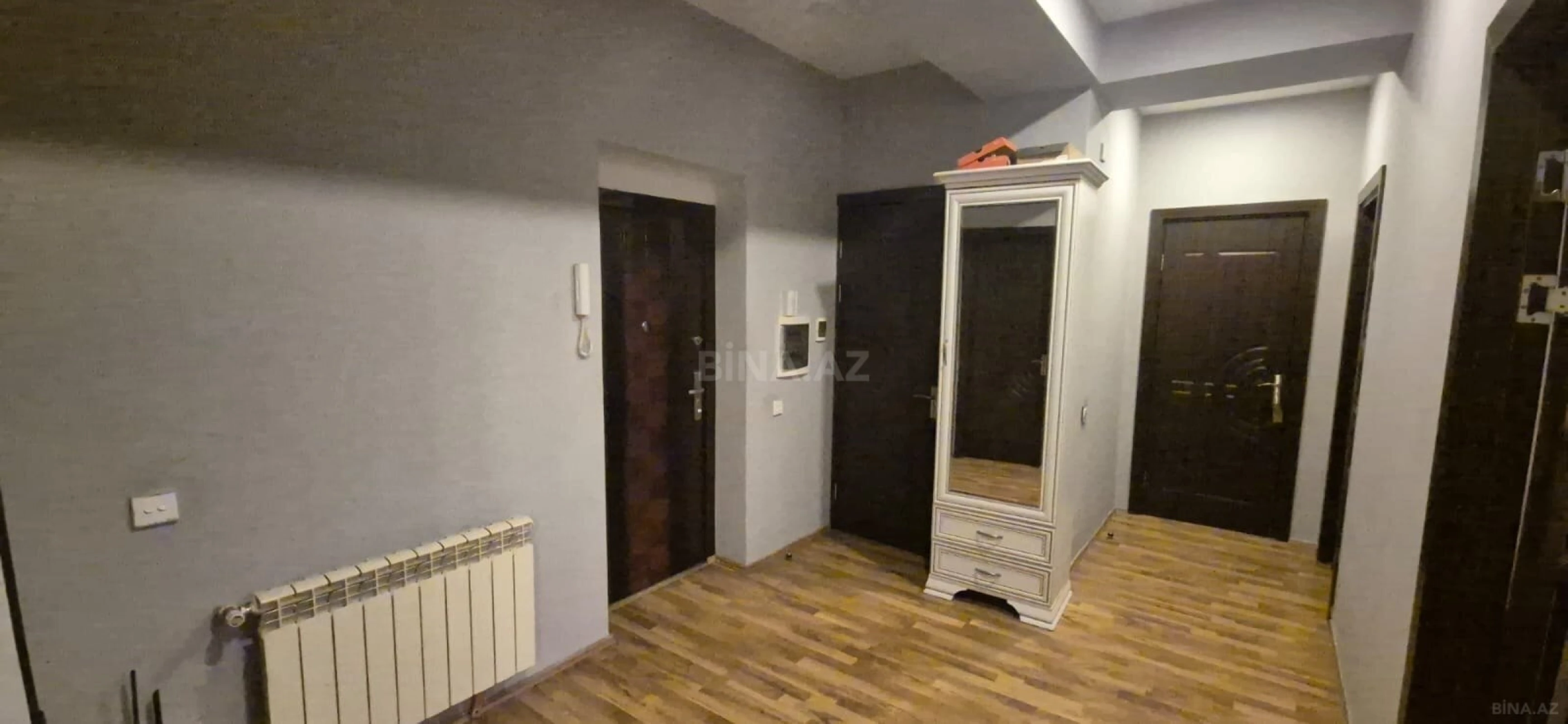 Satılır 2 otaqlı mənzil 99 m²