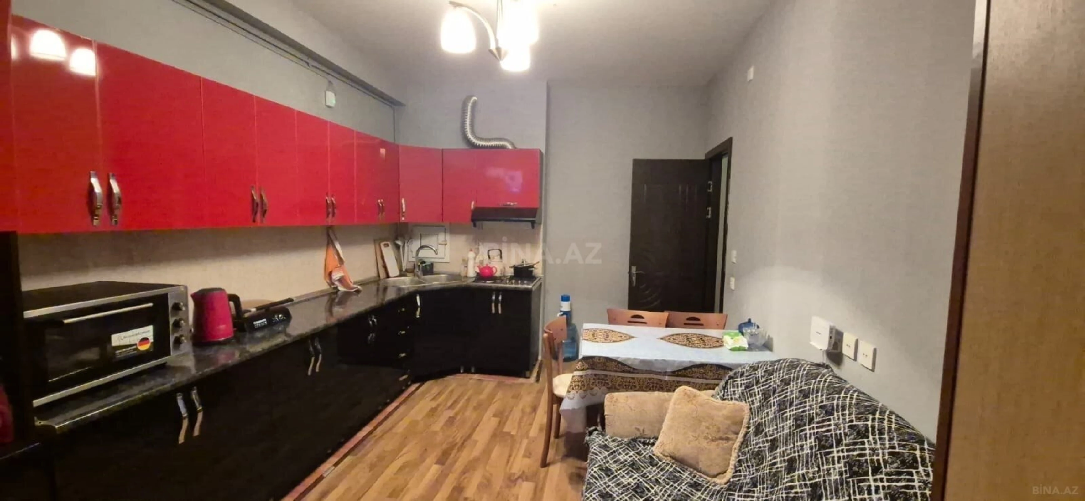Satılır 2 otaqlı mənzil 99 m²