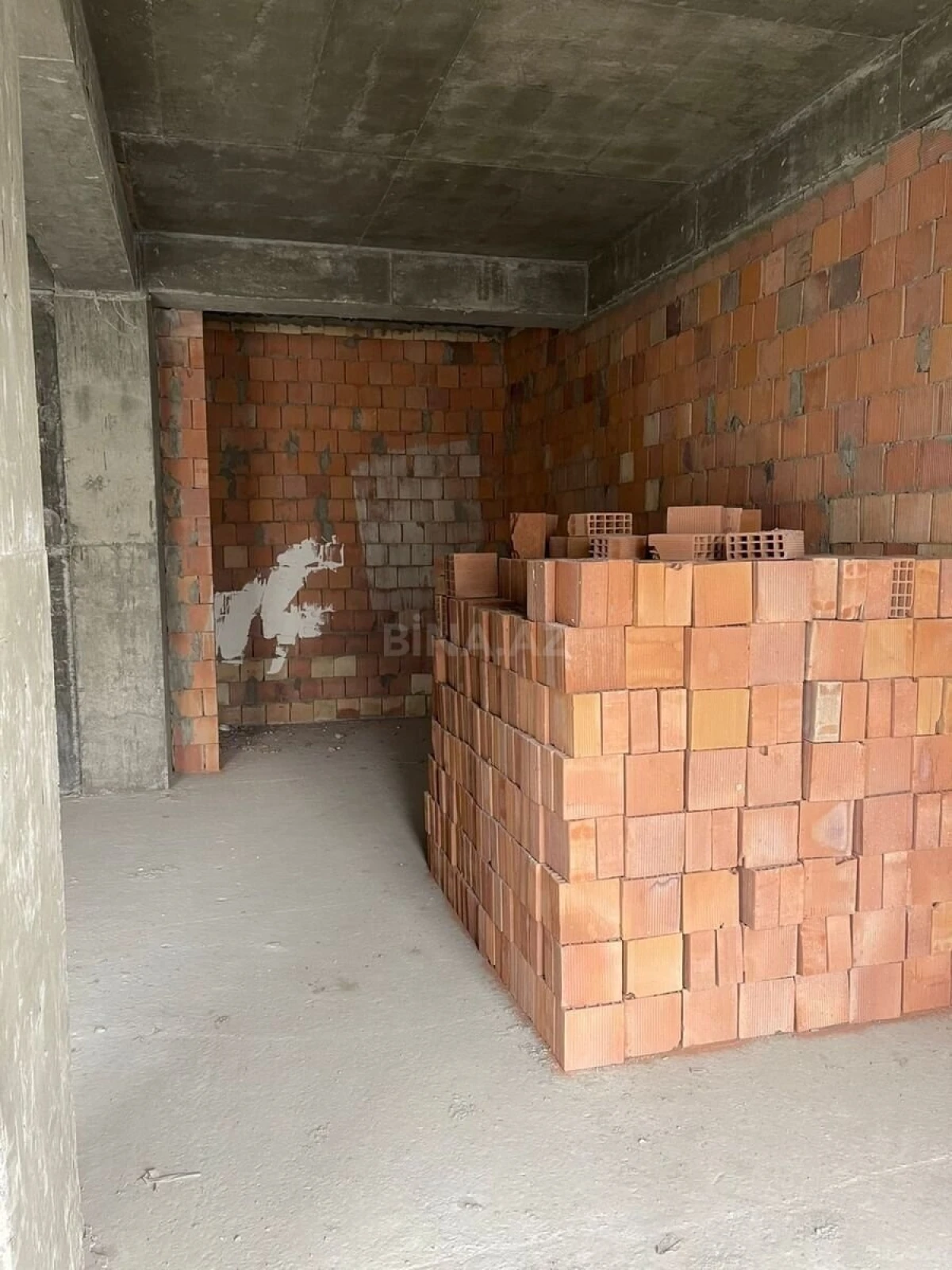 Satılır 2 otaqlı mənzil 95 m²