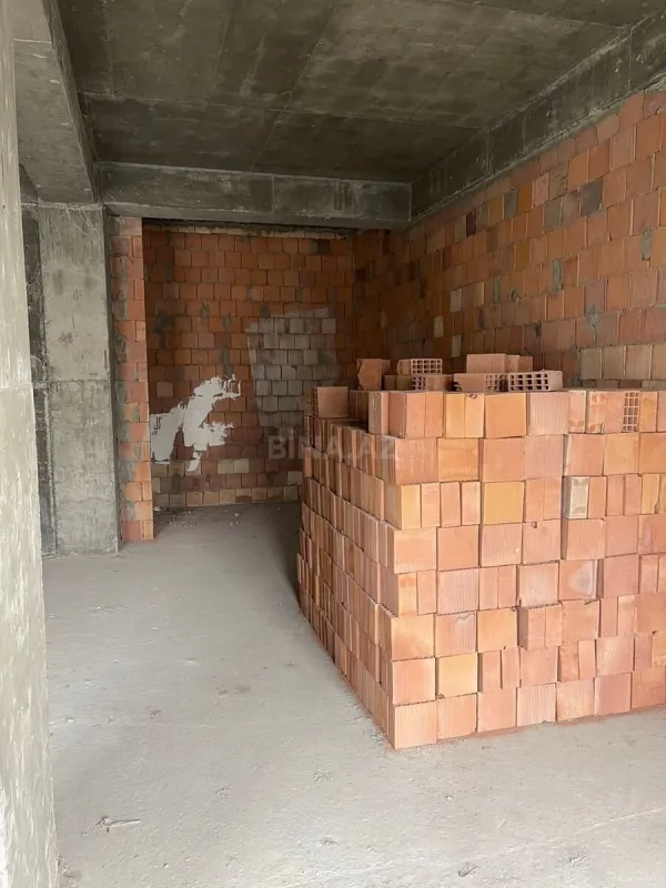 Satılır 2 otaqlı mənzil 95 m²