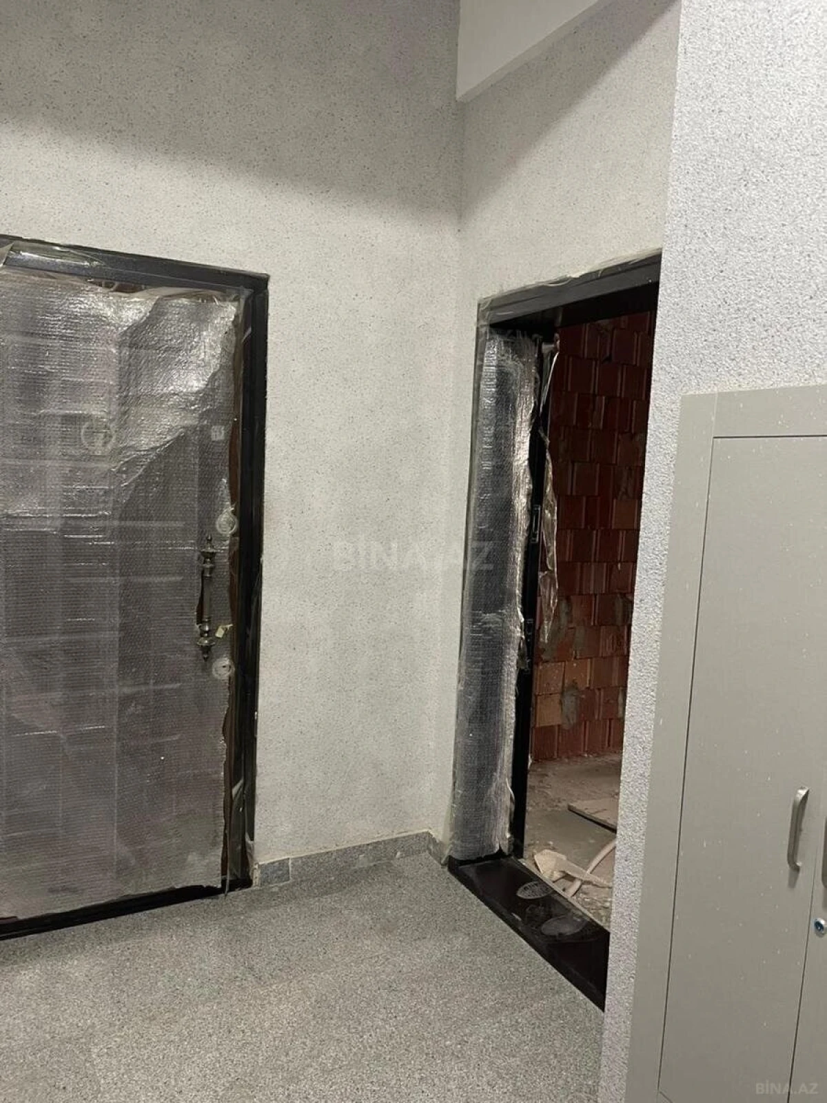 Satılır 2 otaqlı mənzil 95 m²