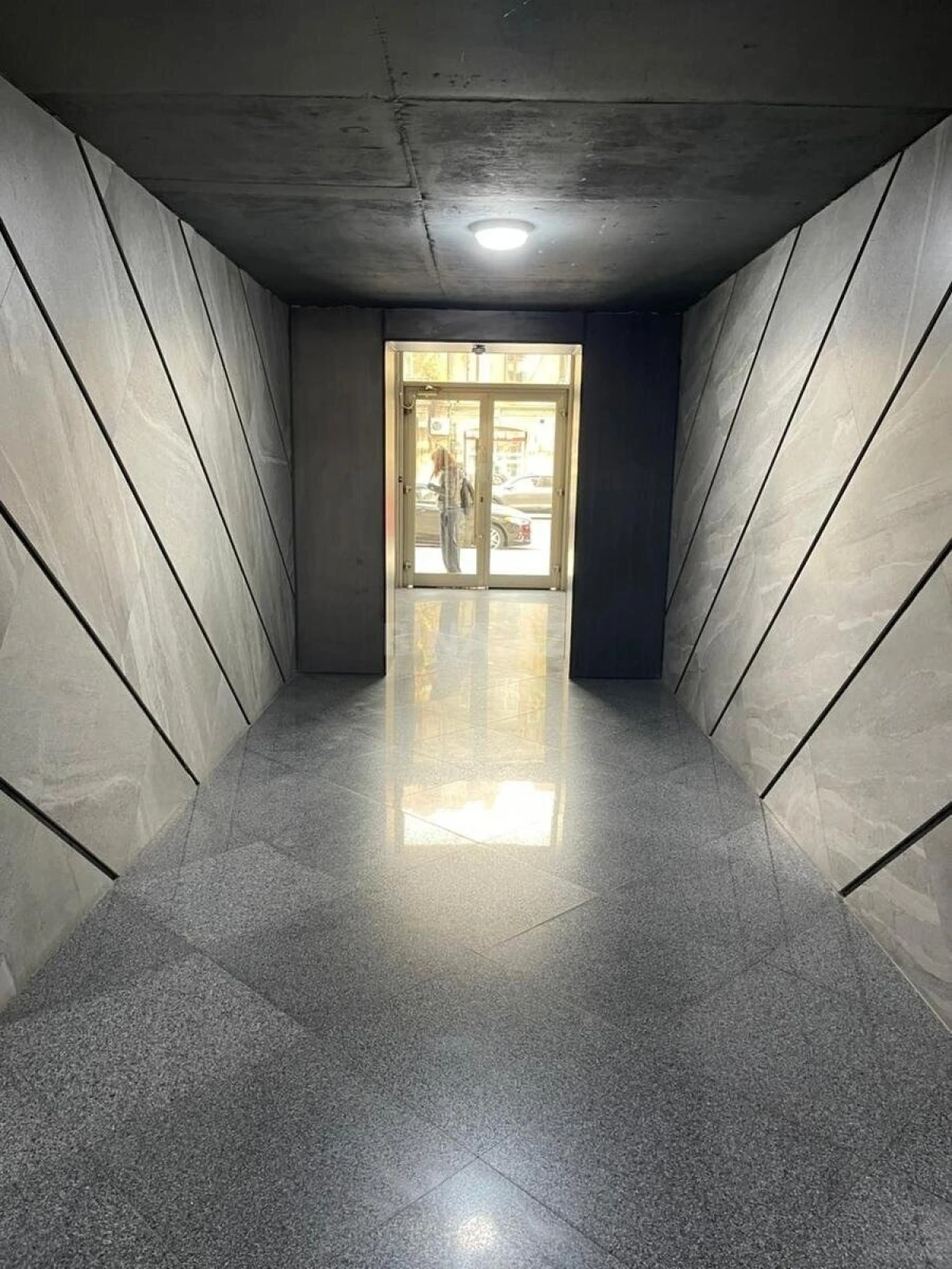 Satılır 2 otaqlı mənzil 95 m²