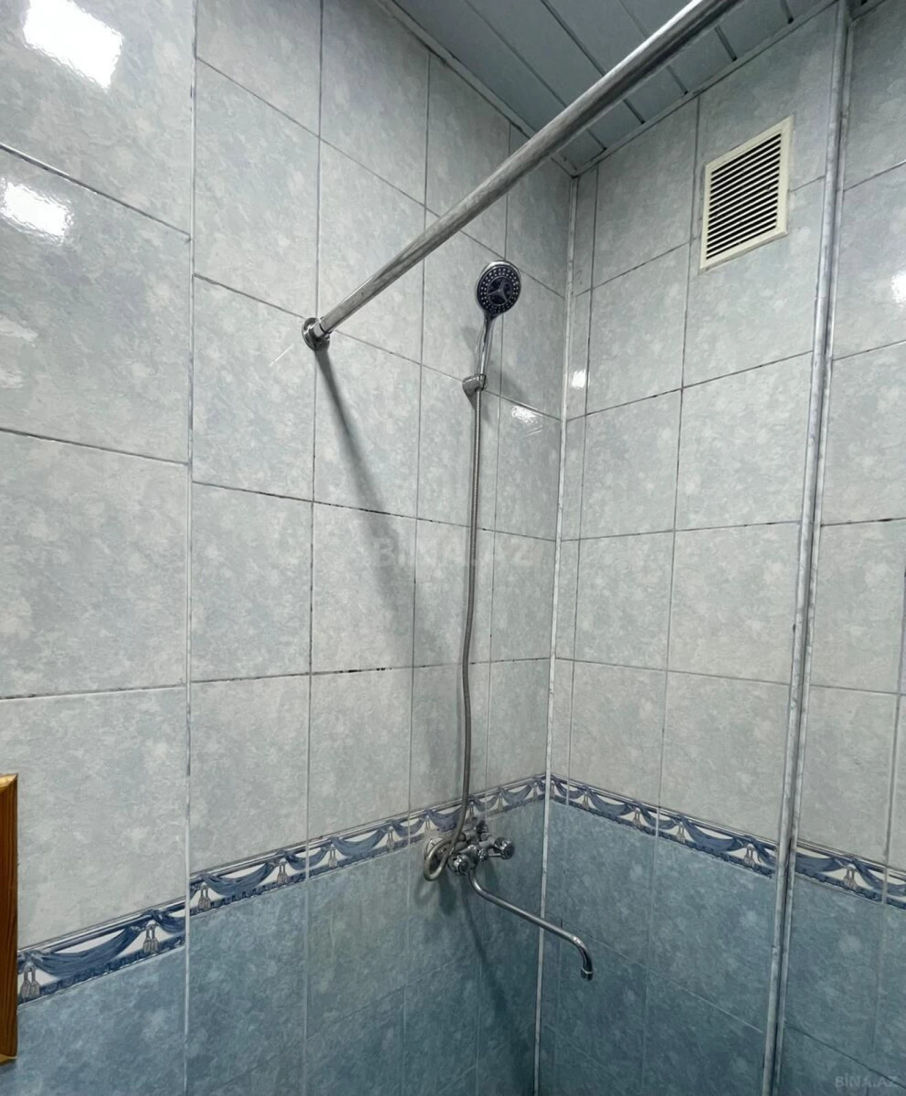 Satılır 2 otaqlı mənzil 74 m²
