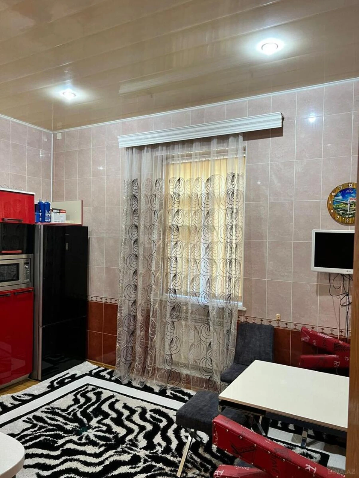 Satılır 9 otaqlı həyət evi 360 m²
