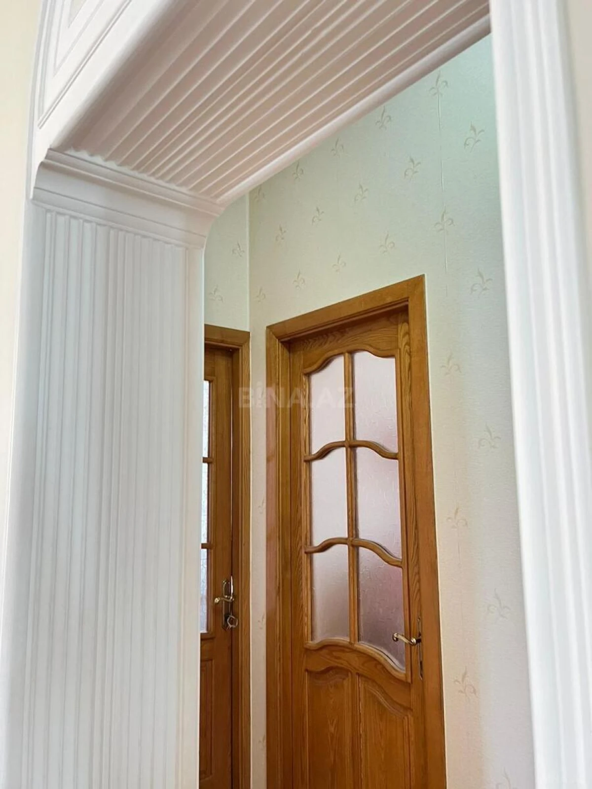 Satılır 9 otaqlı həyət evi 360 m²