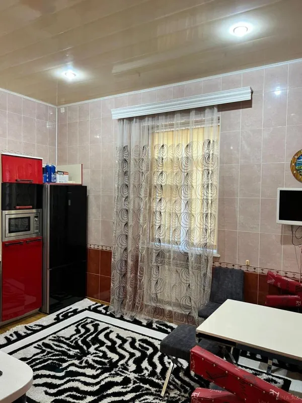 Satılır 9 otaqlı həyət evi 360 m²
