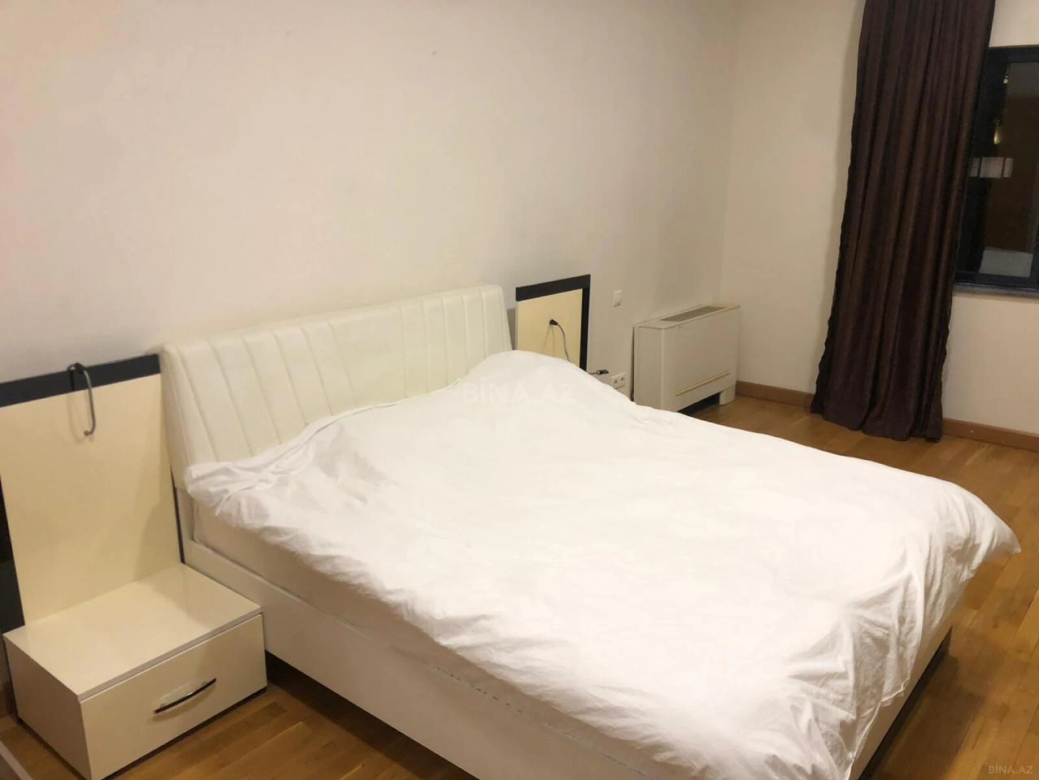 Kirayə verilir 4 otaqlı mənzil 220 m²