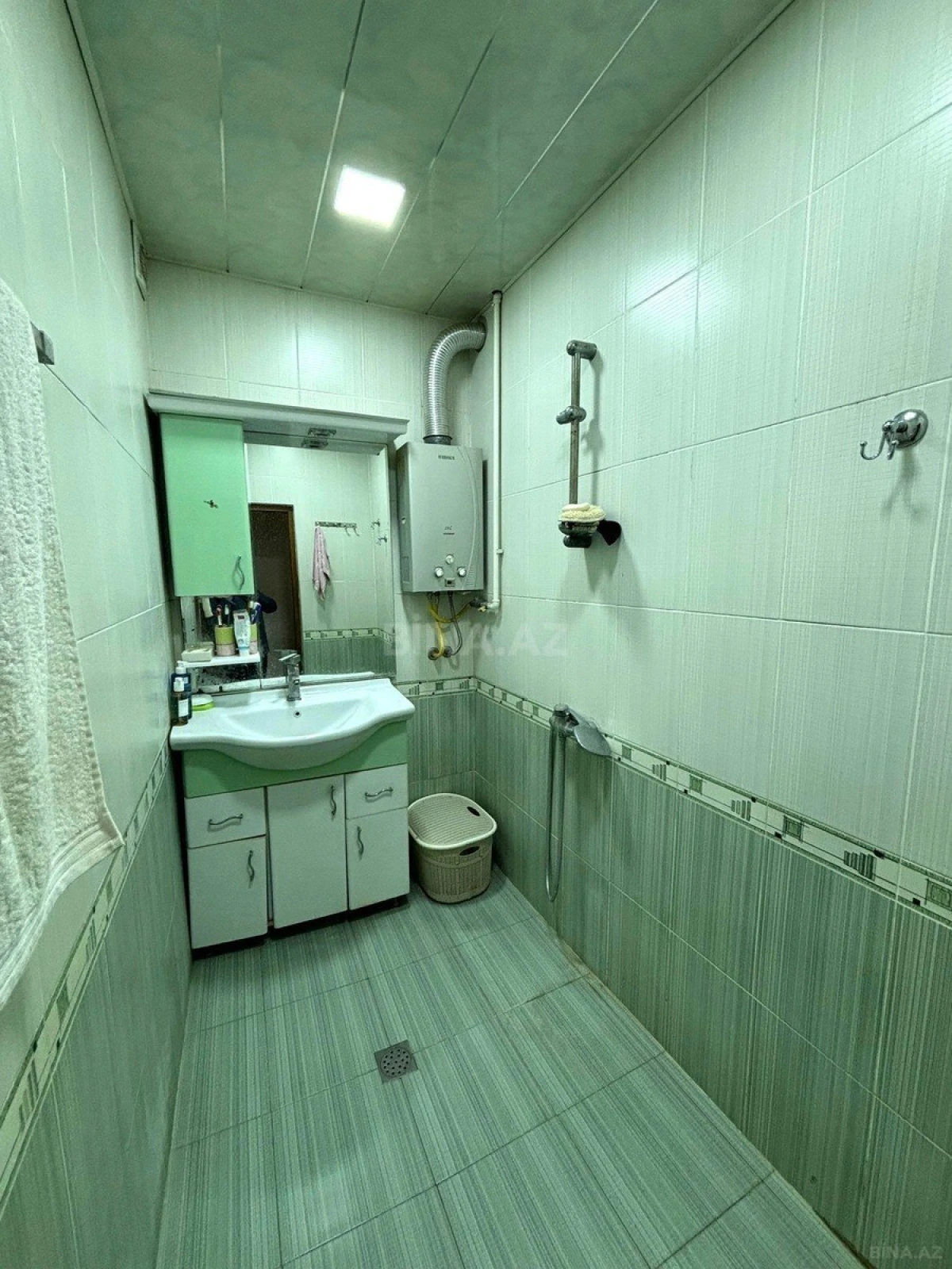 Satılır 4 otaqlı mənzil 105 m²