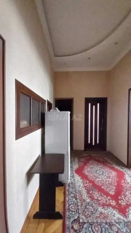 Satılır 6 otaqlı mənzil 200 m²