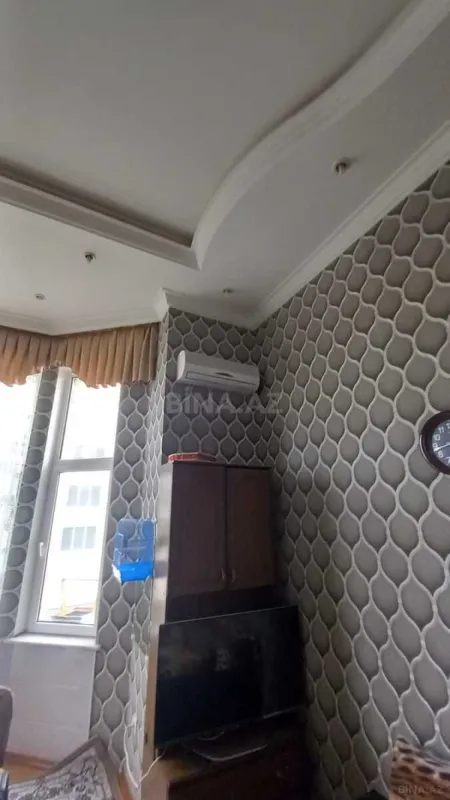 Satılır 6 otaqlı mənzil 200 m²