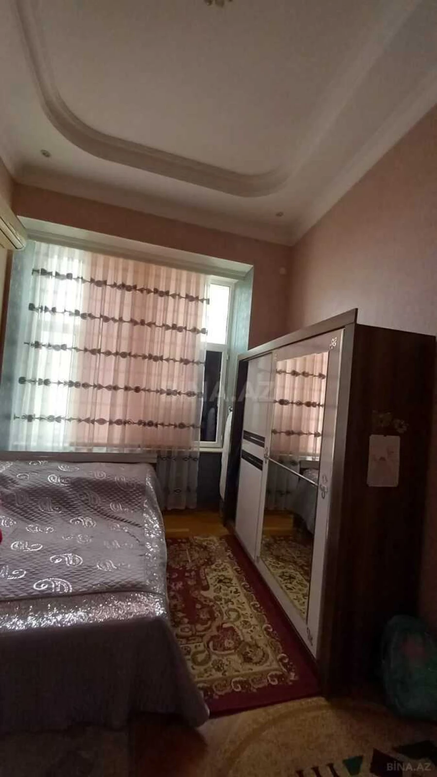 Satılır 6 otaqlı mənzil 200 m²