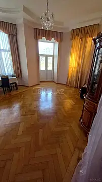 Satılır 6 otaqlı mənzil 200 m² — Bakı, İçərişəhər 6 otaq 200.00 m²